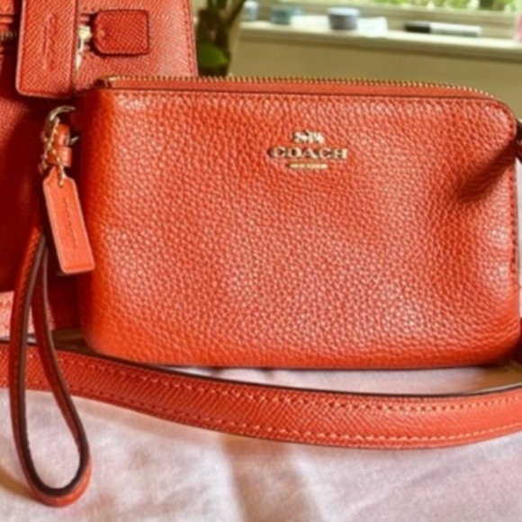 Coach wristlet - Picture 1 of 5
